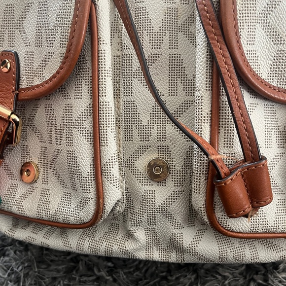 Michael Kors Cream/Brown Logo Bag Set - Picture 15 of 16
